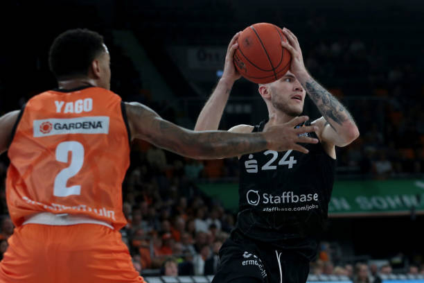 被迫站在场 被迫站在场