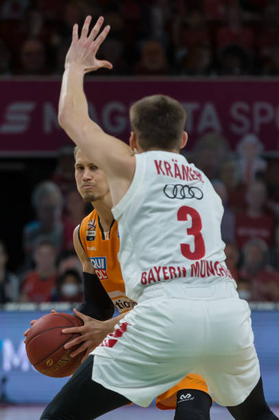 使他成为团 使他成为团